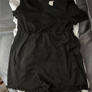 Black Short Sleeve Romper ( baby)